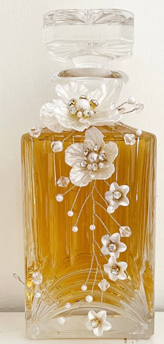 Mother Of Pearl Flower Wine Necklace
